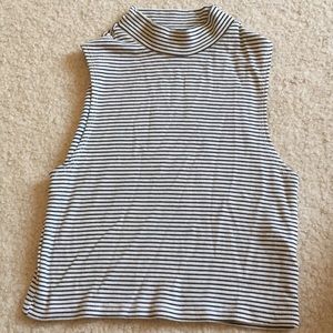 Turtle neck crop top
